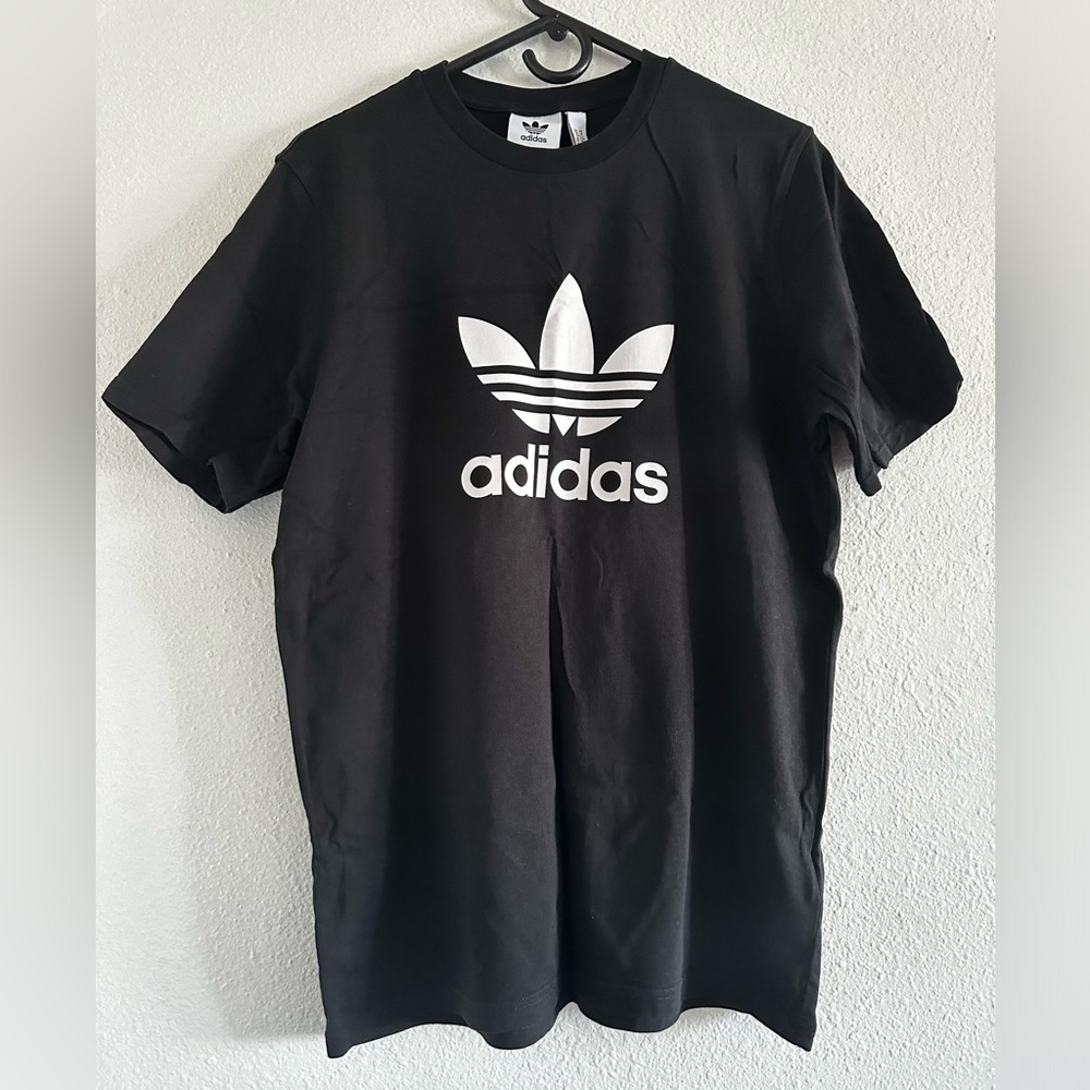 Adidas originals black t shirt size medium for men